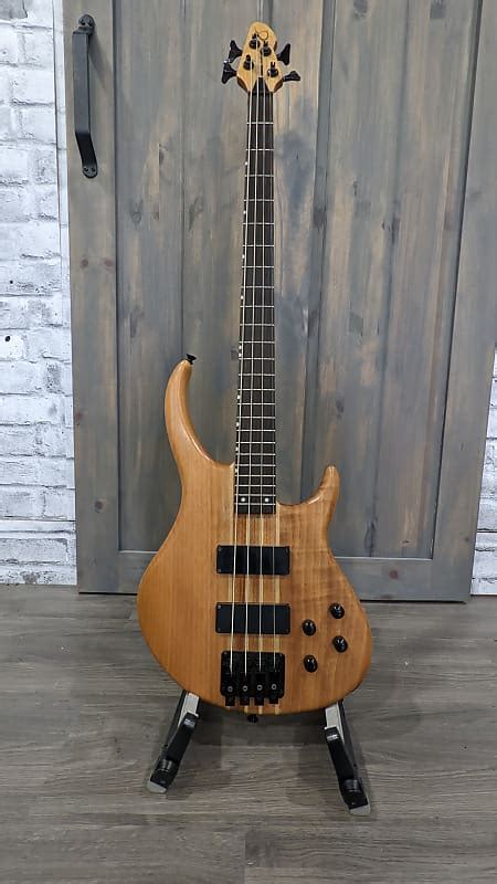 Peavey Grind Bxp 4 String Electric Bass Natural Mahogany Body Reverb