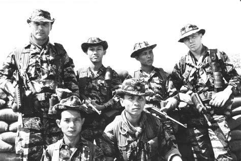 Photo Vietnamese Soldiers With M1 Carbines And Us Special Forces