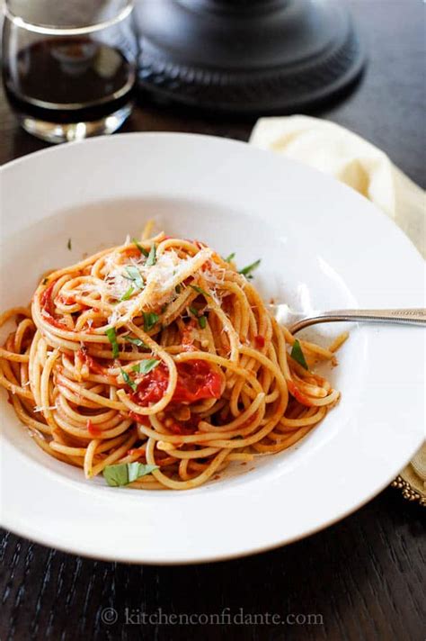 Spaghetti tossed with a creamy tomato sauce that's totally slurp worthy, this creamy tomato pasta is silky and indulgent tasting but the tomato cream sauce pasta with tomato cream sauce watch how to make it. Spaghetti with Fresh Tomato Basil Sauce + All-Clad Sauté ...