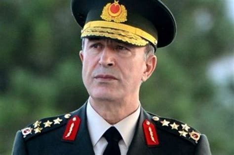 Türkiye cumhuriyeti millî savunma bakanı hulusi akar 1972 yılında kara harp okulundan ve 1973 yılında piyade. Genelkurmay Başkanı Hulusi Akar nikah şahidi oldu mu?