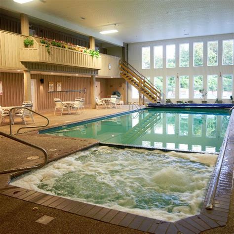 Indoor Pool With Hot Tub In 2020 Indoor Pool Hot Tub Lodge