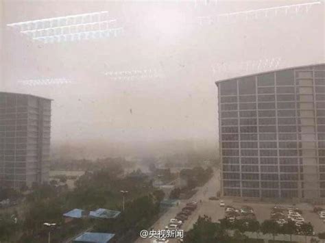 Powerful Sandstorm Engulfs Gansu Cn