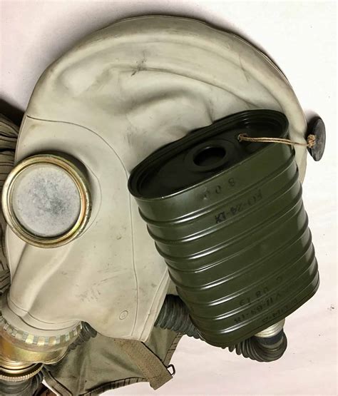 North Vietnamese Army Gas Mask With Ddr Camouflage Bag 1963 Enemy