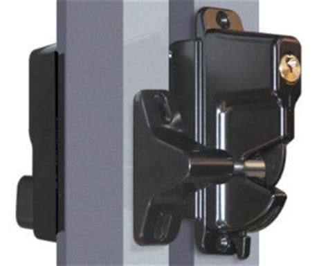The lock'n latch standard gate latch is used with rolling and sliding chain link gates with a 1 5/8 or 2 upright. Amazon.com: Keystone Advantage Metal Double Sided Keyed ...