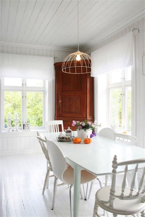 Klopfen durch küche esszimmer wandklopfen. Esszimmermöbel aus Holz bringen ein natürliches Flair ins Esszimmer | Modernes esszimmer ...