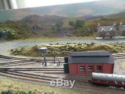 N GAUGE MODEL RAILWAY LAYOUT WITH GRAHAM FARISH By BACHMANN SURBURBAN