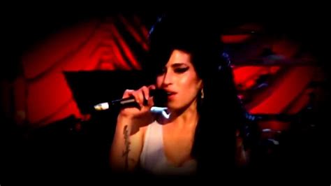 Amy Winehouse He Can Only Hold Her Clipe Oficial 2013 Youtube