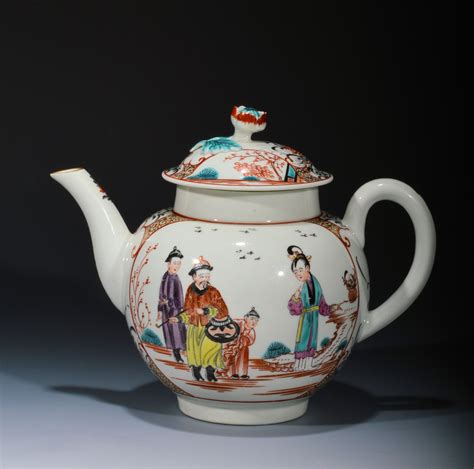 Antique Worcester Teapot And Cover In Mandarin Style