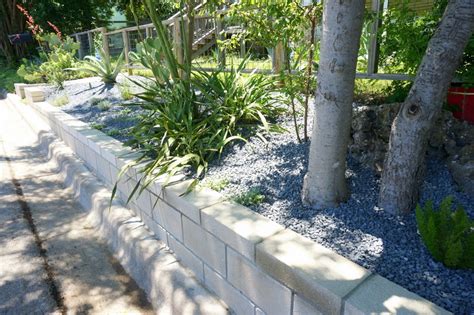 Cinder Block Garden Wall Ideas How To Build A Concrete Retaining Wall
