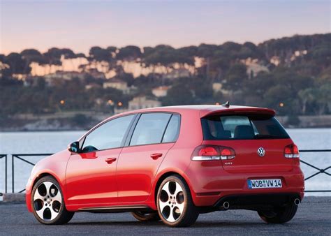 Top speed has increased by 3mph to 149mph. Volkswagen Golf GTI Mk6 (14) - Periodismo del Motor