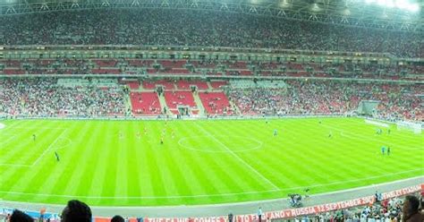 > * حقق منتخب انجلترا فوزه الثاني بالمجموعة التاسعة من التصفيات الأوروبية المؤهلة لكأس العالم 2022 ، على حساب نظيره الألباني ، بهدفين نظيفين، مساء أمس الأحد، وأحرز. زيارة لملعب ويمبلي - Wembley Stadium | Life In The UK