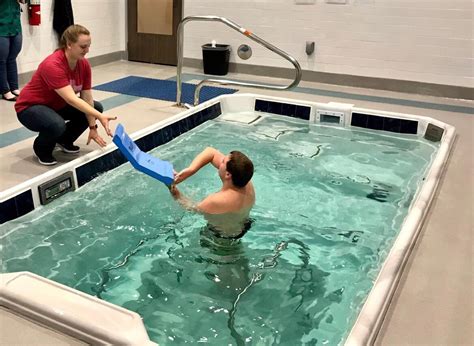 3 Goals Of Aquatic Therapy Cutting Edge Therapy