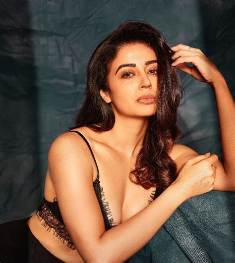 neha pendse photos 50 hot sexy bikini pics hd wallpapers of model and actress neha pendse bayas