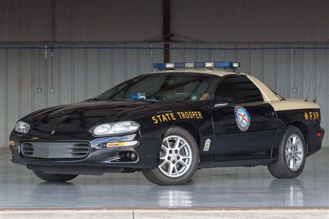 Avlägsen Ekvator Hängsmycke Chevrolet Camaro Police Kliva Moln Hårkam