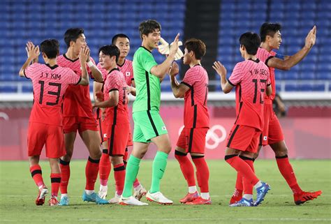 Tokyo Olympics S Korea Rout 10 Man Honduras To Reach Mens Football Quarterfinals