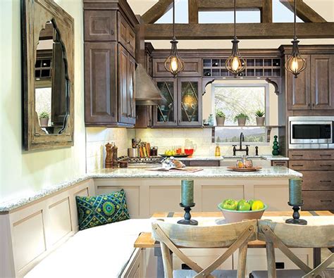 Want to refresh the look of your kitchen? This amazing kitchen features Wellborn's Davenport Square ...