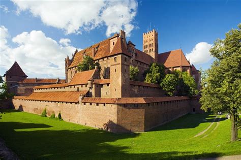 Lithuanian lands were united under mindaugas in 1236; Polsko, Litva, Lotyšsko, Estonsko - Národní parky, zámky i ...