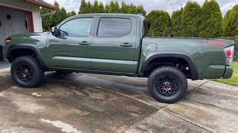 Toyota Tacoma 2022 Trd Off Road With 16 In Trd Pro Wheels And 26570r