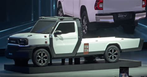 Toyota Imv 0 Concept Revealed In Thailand Modular And Versatile Pick