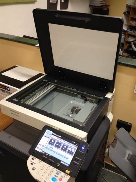 Konica minolta bizhub c220