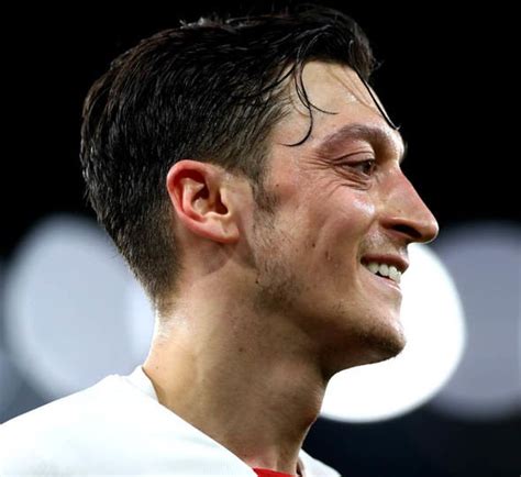 Arsenal Player Ratings One Star Shines With A 9 As Mesut Ozil Grabs 7