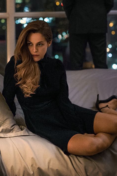 ‘the Girlfriend Experiences Riley Keough Is The Femme Fatale We Never Knew We Needed Maxim