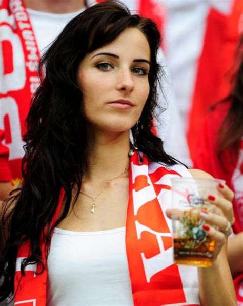 hot spanish soccer girl fans 2012 all in all pictures