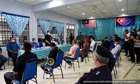 Overview of johor bahru's during the second part of mco, movement control order, second day @ 02/04/2020. Johor PN activist defends Azmin, says no breach of MCO