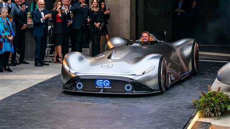 【未来科幻巨作，奔驰eq Silver Arrow概念车向百年经典致敬】 新浪汽车