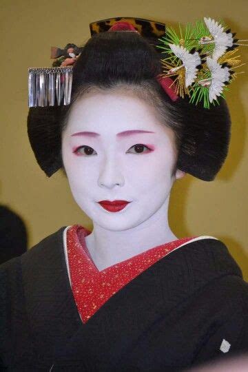 Maiko (now geiko) Toshimana of Miyagawacho | 芸妓, 舞妓 芸妓, 女性