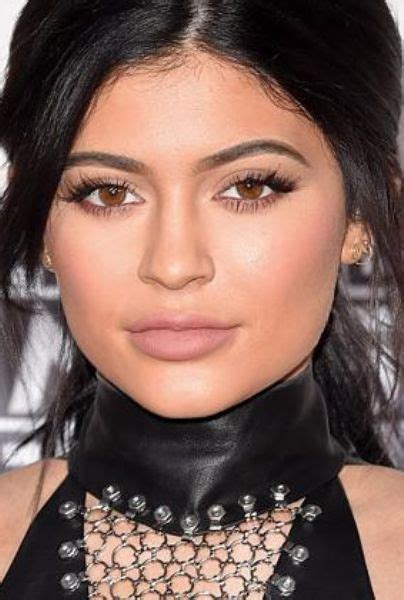 She is best known for appearing on the e! ¡Insólito! La modelo Kylie Jenner fue acusada de parecer ...