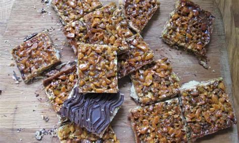 You don't need florentines powder or bienneta powder for this recipe. Diy Florentine Powder - Florentine Lace Cookies Fifteen ...