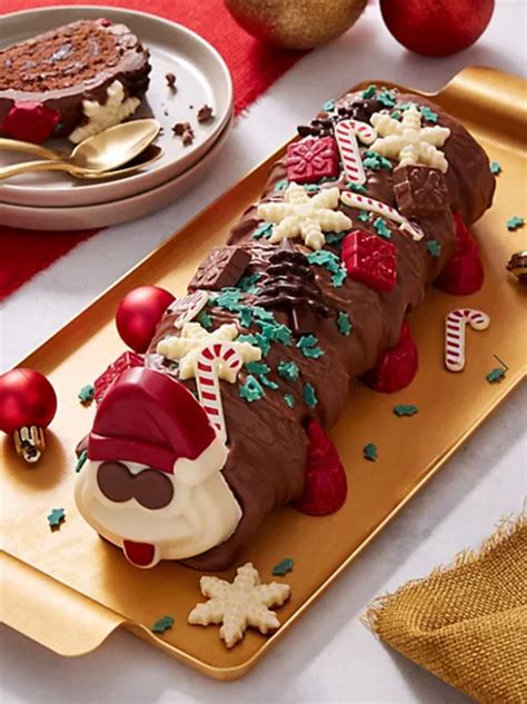 With the shops already getting full of christmas decorations, now is the time to start thinking of christmas cake designs, and to help you, we've complied a special magazine with what we think are our best christmas cakes ever. M&S launches a Christmas Colin the Caterpillar cake and he ...
