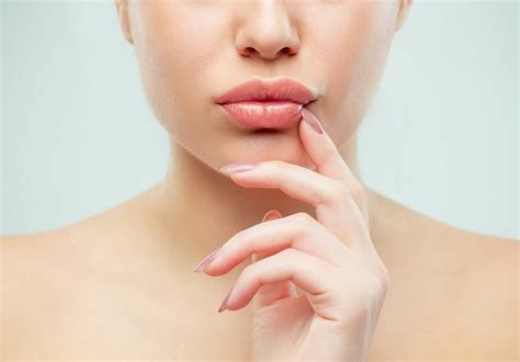 7 Treatments For Dark Upper Lip