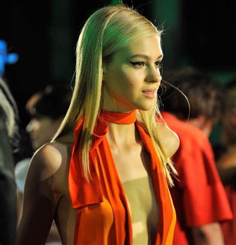 Anastasia Adl Kullan C N N Nicola Peltz Panosundaki Pin K Yafet