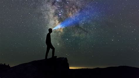 Wallpaper Silhouette Loneliness Alone Flashlight Starry Sky Hd Picture Image