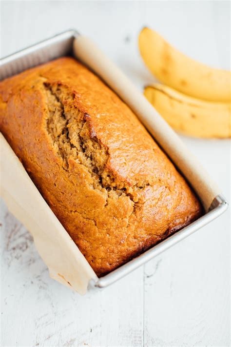 Stir in eggs and mashed bananas until well blended. Banana Bread: Η νέα ΤΑΣΗ στο κέικ με ΑΠΛΑ υλικά που όλοι ...