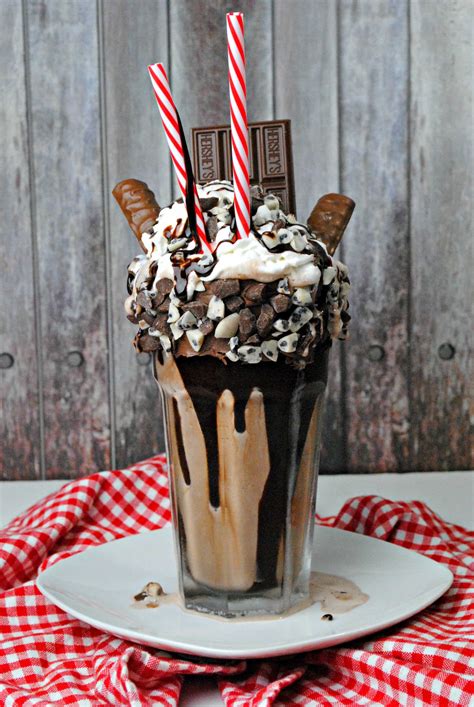 Freakshakes Hersheys Chocolate Bar Extreme Milkshake