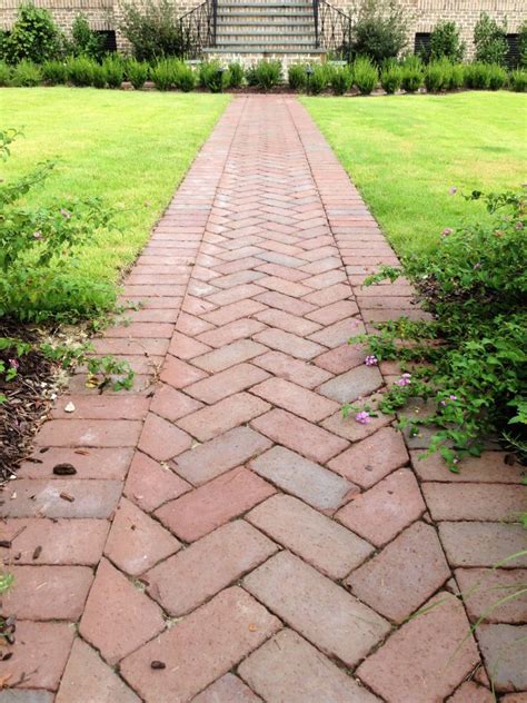 Walkway Ideas To Install By Yourself Cheaply Stepping Stone Walkways