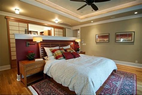 Incorporating feng shui in your bedroom could lead to improved sleep and more relaxation—something we could all use a little extra of. Feng Shui Bedroom design - tips and images | Interior ...