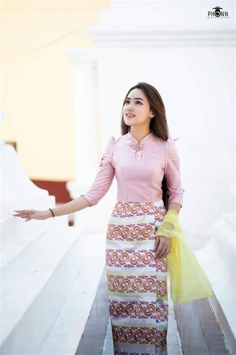 Pin By May Mesaya On Myanmar Girl Style Myanmar Dress Design Traditional Dresses Designs