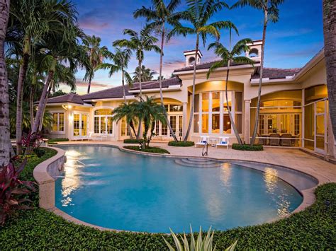 CAPTIVATING TROPICAL PARADISE | Florida Luxury Homes | Mansions For Sale | Luxury Portfolio