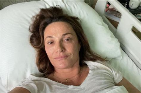 Sarah Parish Rushed To Hospital After Fracturing Spine