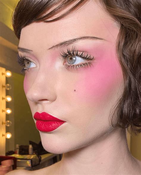 16 Pink Makeup Looks To Try For Every Skin Tone