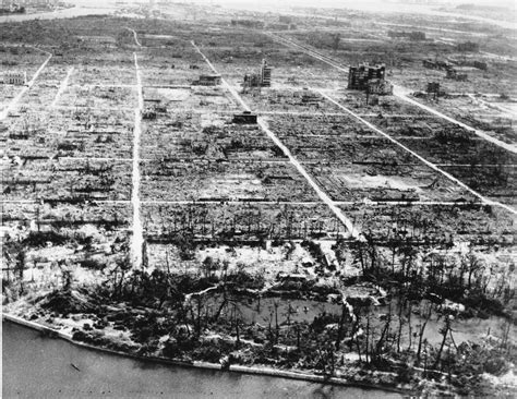 Pictures Of Hiroshima And Nagasakis Atomic Bomb Destruction — Quartz