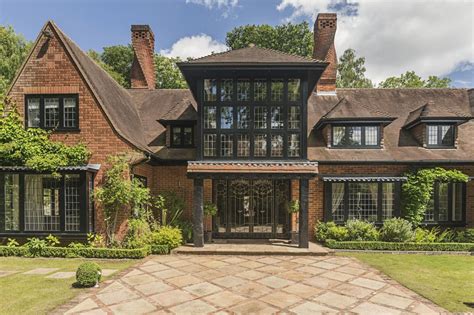 England Homes 3 Shingle Style Houses In New England For Sale Right Now