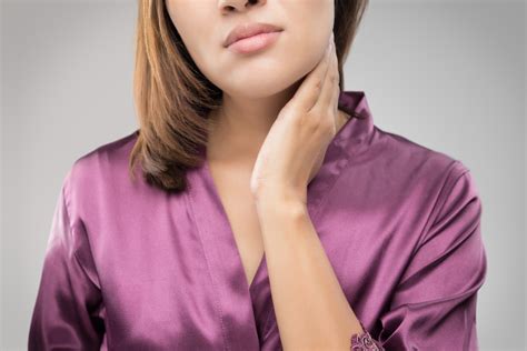 Whats The Difference Between Swollen Lymph Nodes And Thyroid Glands
