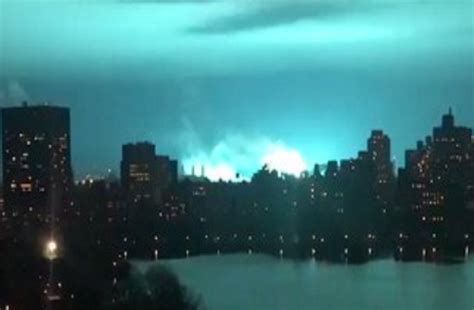 Tornos News Astoria Transformer Explosion Causes Flashing Blue Light