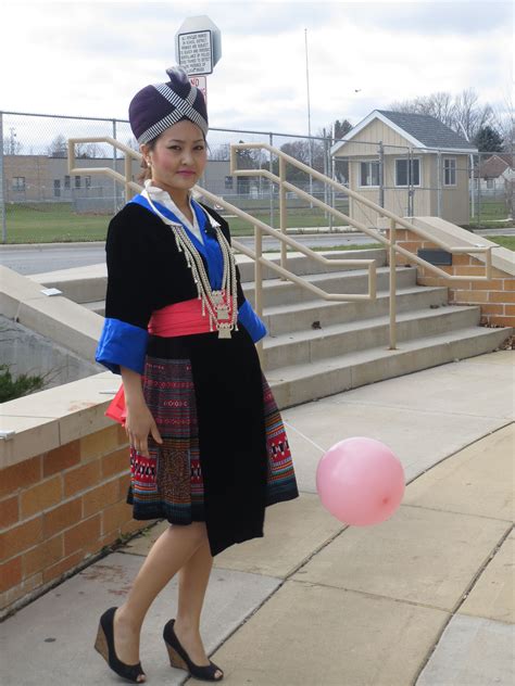 Simple Hmong outfit | Hmong clothes, Historical costume, Asian fashion