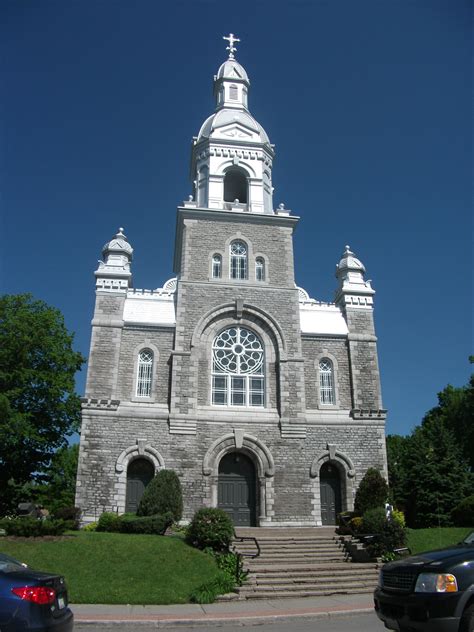 File:A Church in Rockland, Ontario.jpg - Wikimedia Commons
